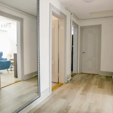 Henry's 300 By Interhome